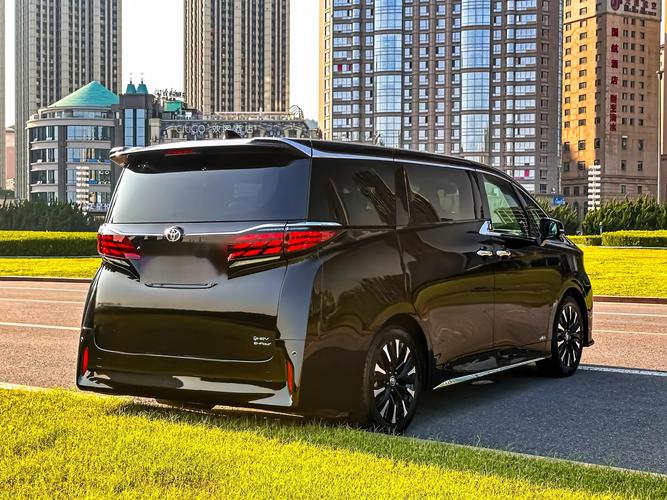 丰田商务车7座10万左右 丰田七座商务车十万左右的