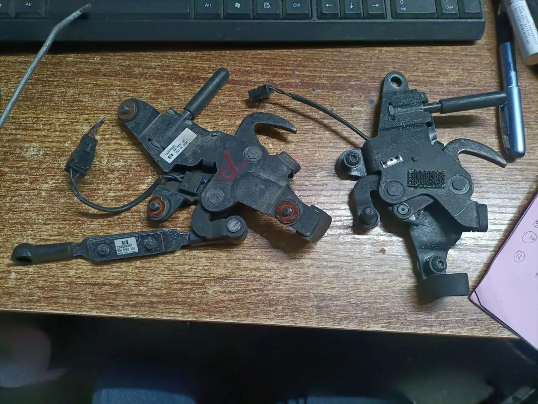 欧宝雅特敞篷维修案例,07欧宝雅特顶棚怎么开