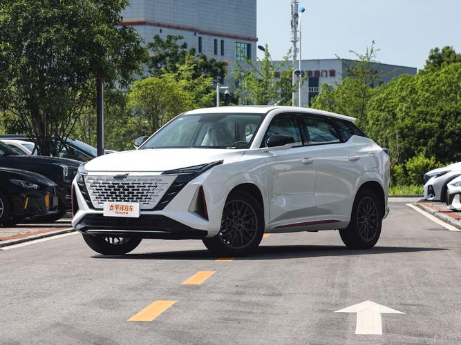 长安欧尚z6图片(长安欧尚7座图片)