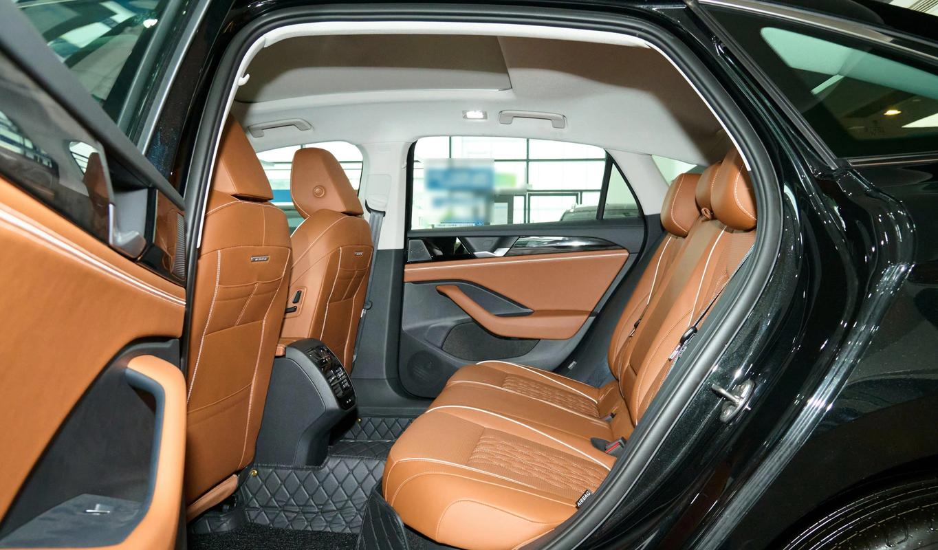 全新大众迈腾,全新大众迈腾的内饰设计有哪些特点？