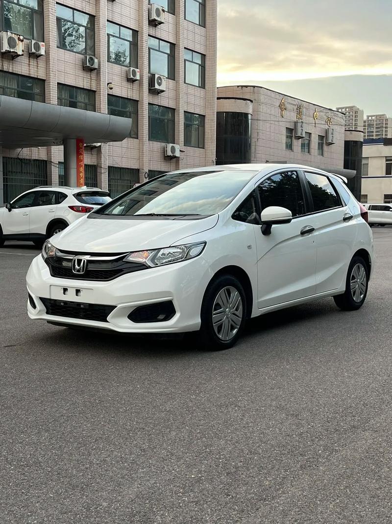 飞度两厢车图片/飞度两厢车图片大全