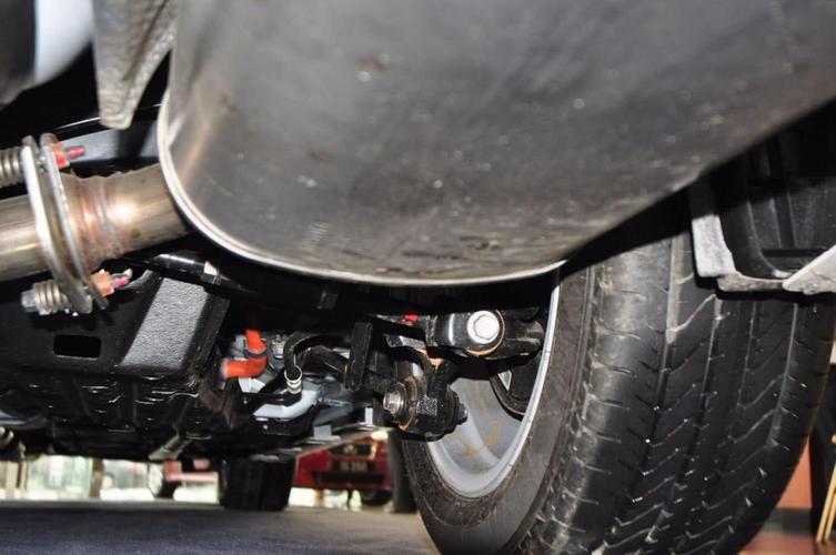 雷克萨斯is300fsport,雷克萨斯IS300F17款底盘加强