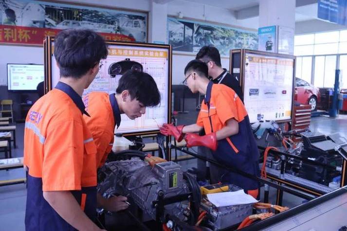 深圳通达汽车维修培训学校／深圳通达汽车维修培训学校有没有培训电喷专项？