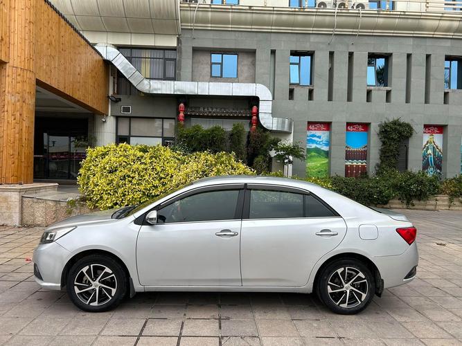 众泰z300怎么样啊 众泰z300质量可靠吗