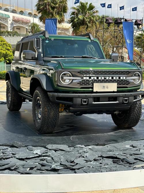 越野车6万一8万图片(越野式汽车六七万元左右)