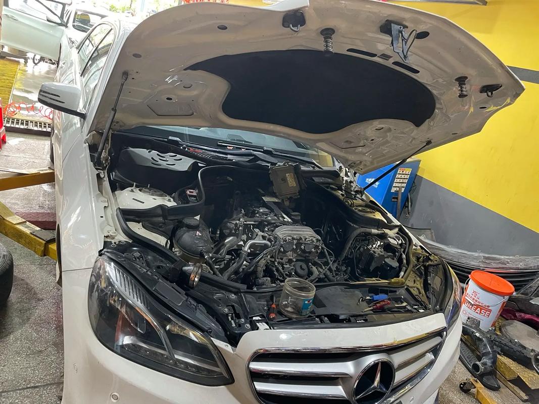 进口奔驰e200／进口奔驰e200方向机漏油怎么办