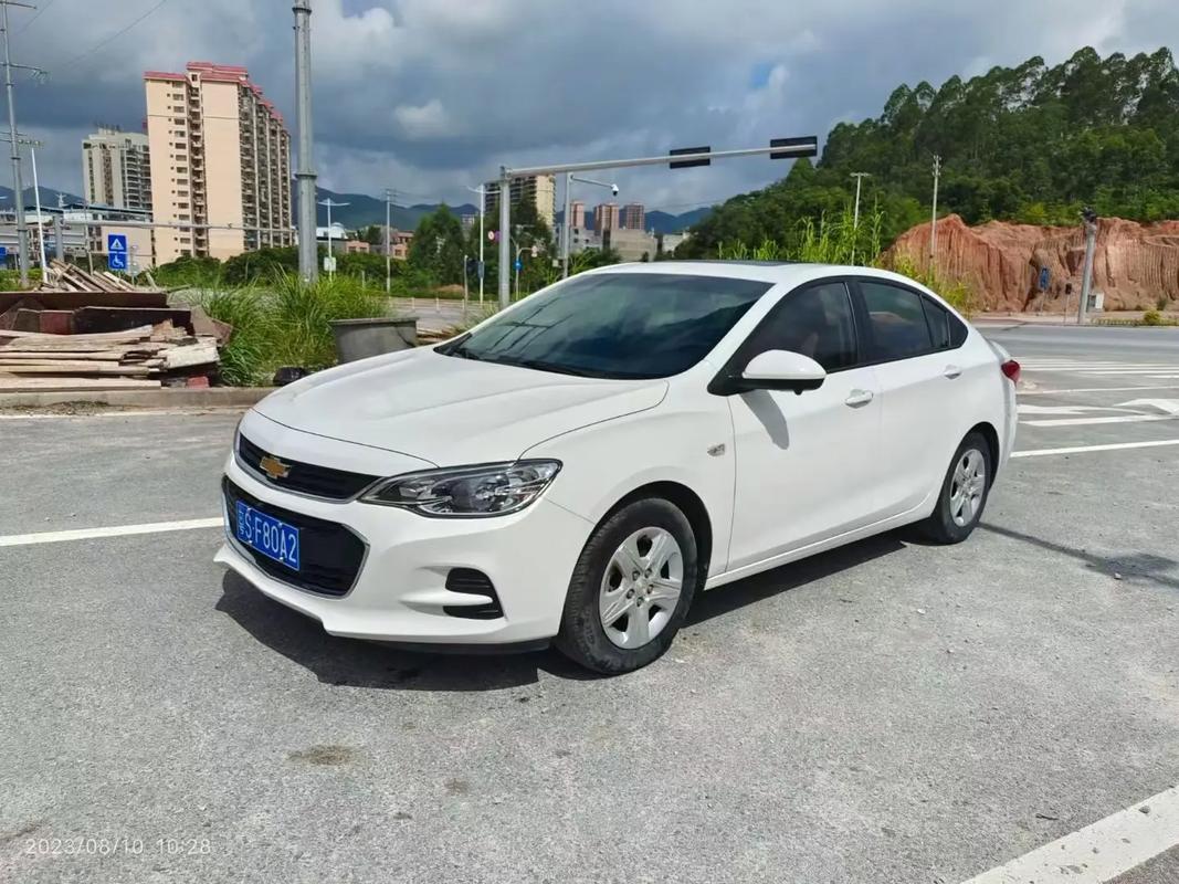 科鲁兹2019(科鲁兹2019款320自动先锋天窗版)