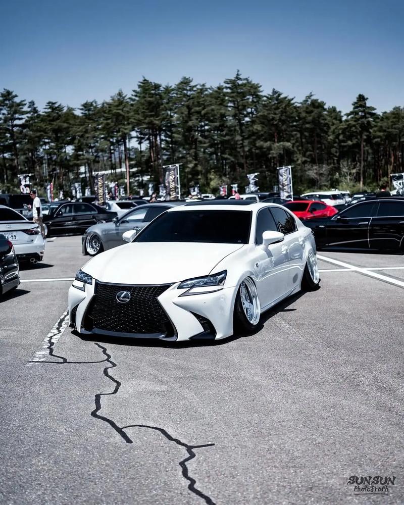 雷克萨斯gs改装(雷克萨斯gs改装效果图)