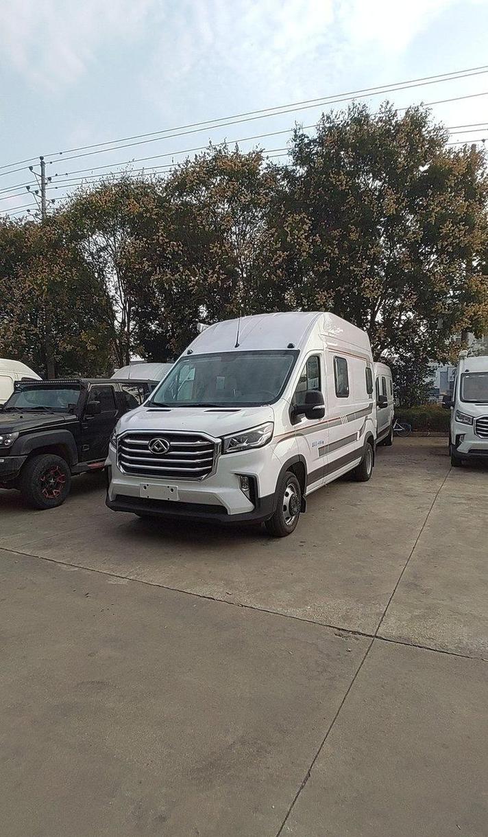 迷你小房车两人5万左右电动(电动小型房车)