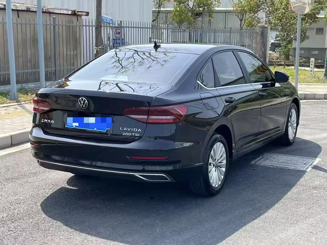 最新款上海大众朗逸图片(2021款上汽大众朗逸plus图片及报价)