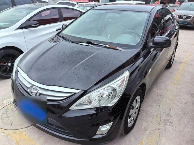 12年手动挡瑞纳值多少钱(2012年瑞纳手动二手车多少钱)