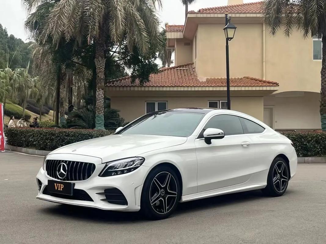 奔驰c260双门轿跑怎么样(奔驰c260双门轿跑怎么样值得买吗)