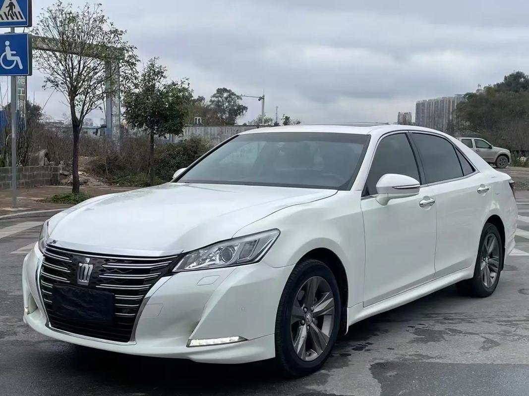 2021丰田皇冠新款车上市/丰田皇冠新车型